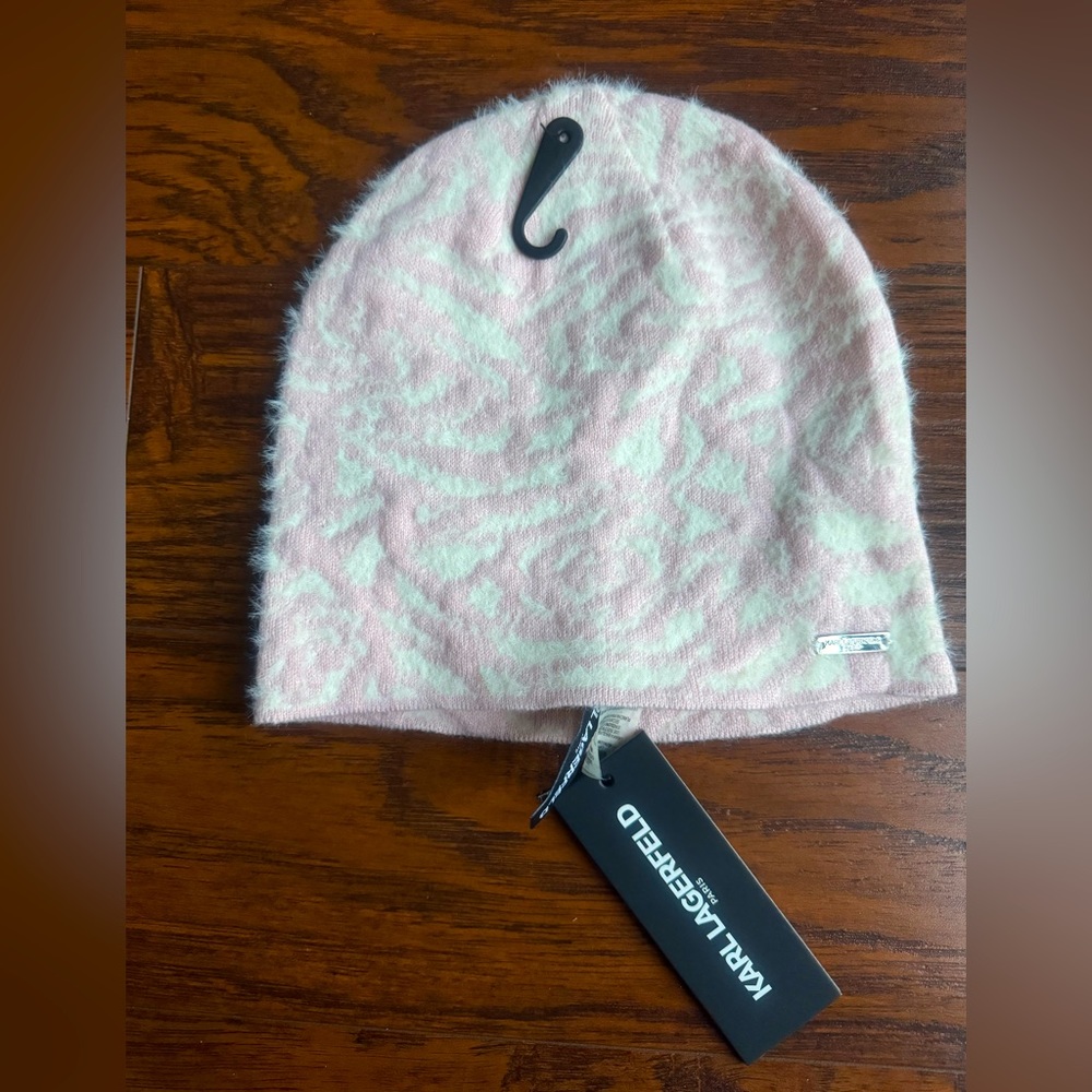 {Karl Lagerfeld} Pink roses Camouflage Knit Beanie hat